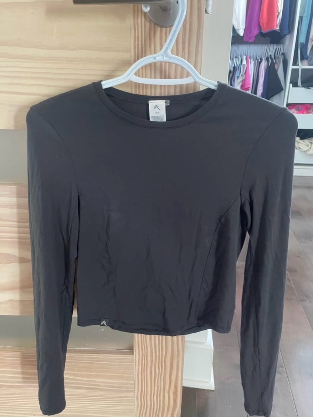 Moutain Warehouse - Athletic Long-Sleeve Black Crop Top - medium
